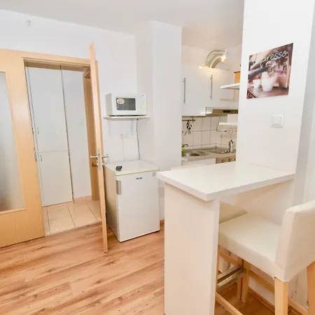 Apartment Boulevard *