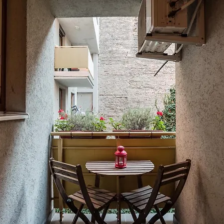 Boulevard Apartment
